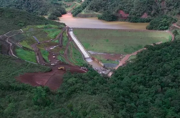 Represa en nivel de emergencia: entiende las obligaciones y acciones necesarias