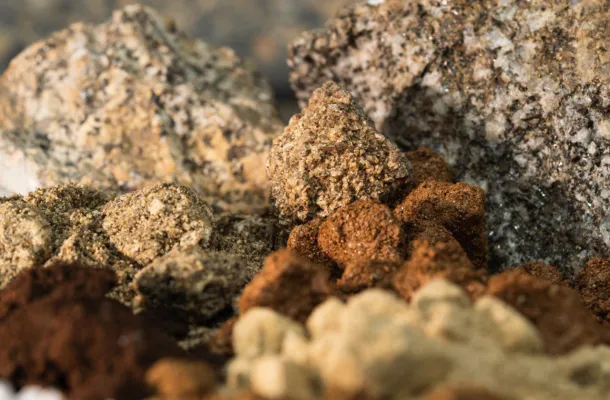 Meteoric e MTM impulsionam separação inovadora de terras raras em Minas Gerais